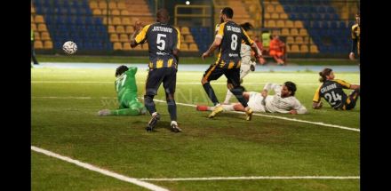 GIUGLIANO-MONOPOLI 2-0: CRONACA E TABELLINO