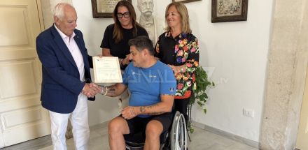 Castellana Grotte: consegnata ad Angelo Giannoccaro un&rsquo;attestazione di benemerenza
